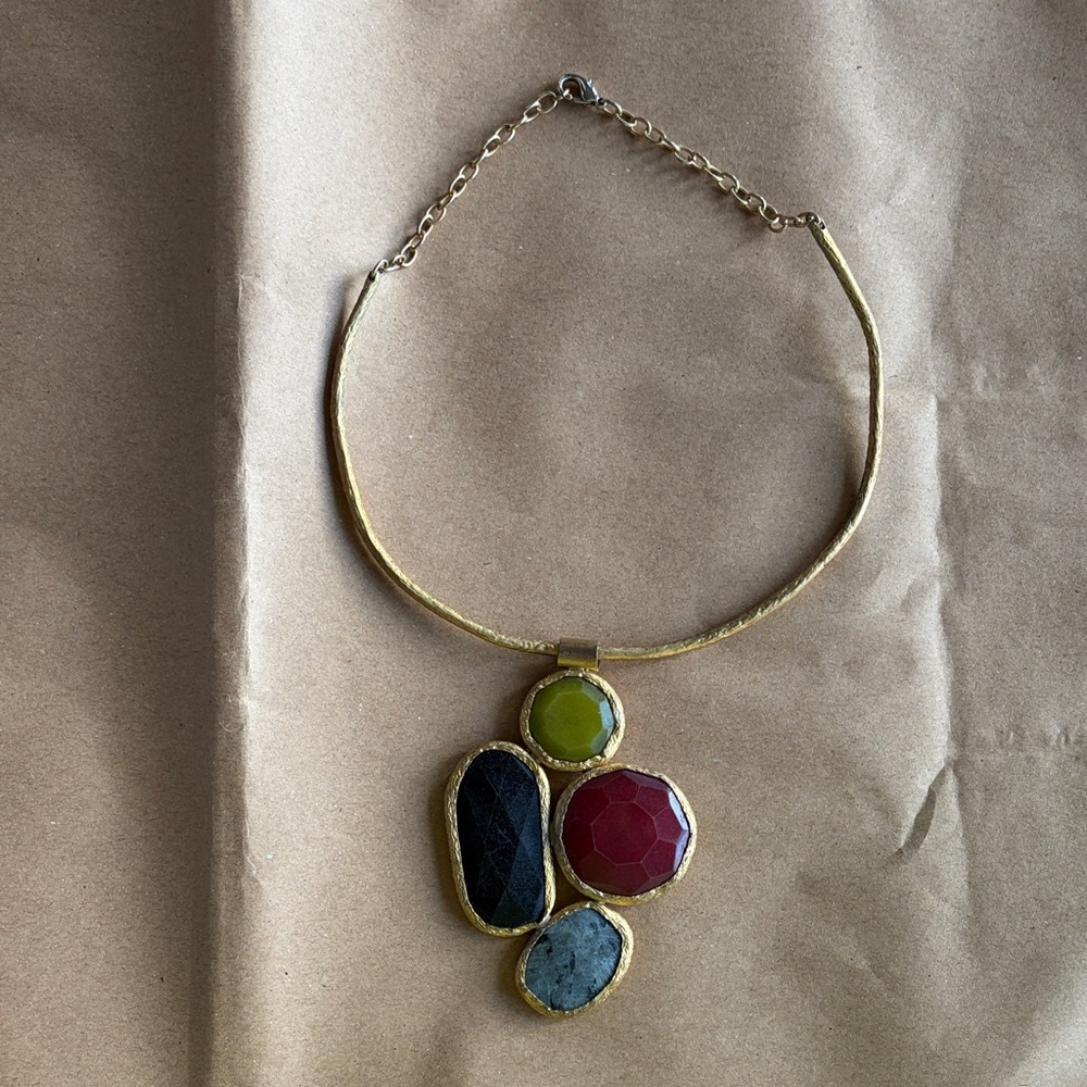 Elegant Gold and Multicolor Pendant Necklace